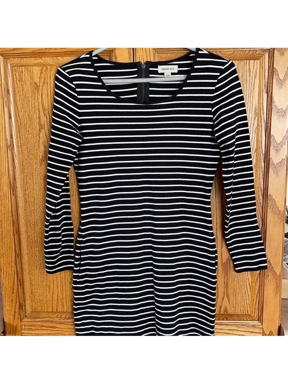 Cute Smart Set dress with pockets size XS.